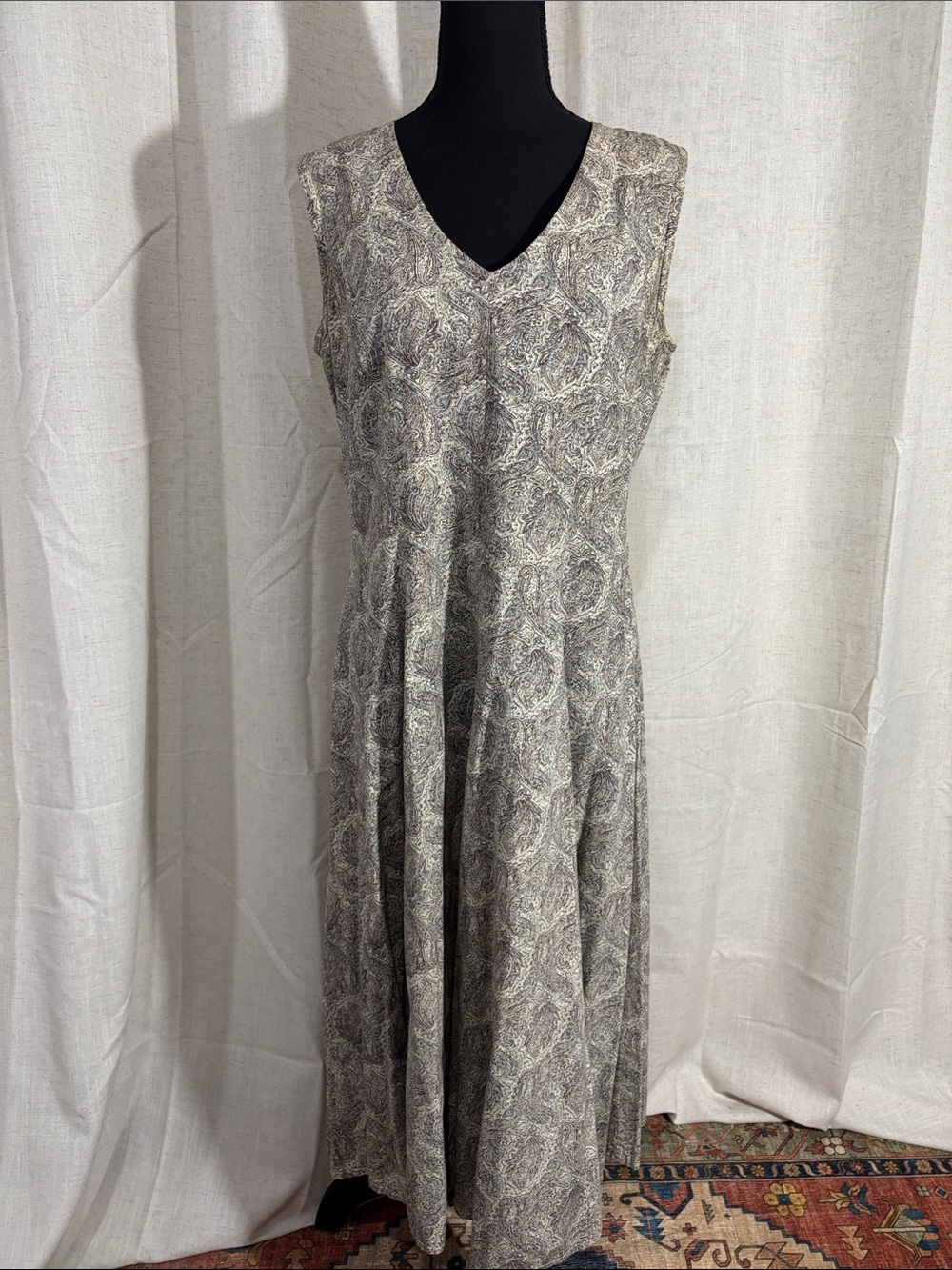 Vintage Handmade Sleeveless V-Neck Midi Dress in Neutral Paisley